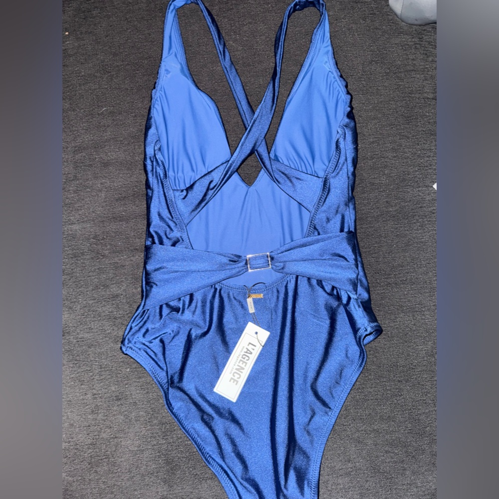 L'AGENCE
Lisa Shimmer Plunge Neck One Piece Swimsuit - Picture 4 of 5